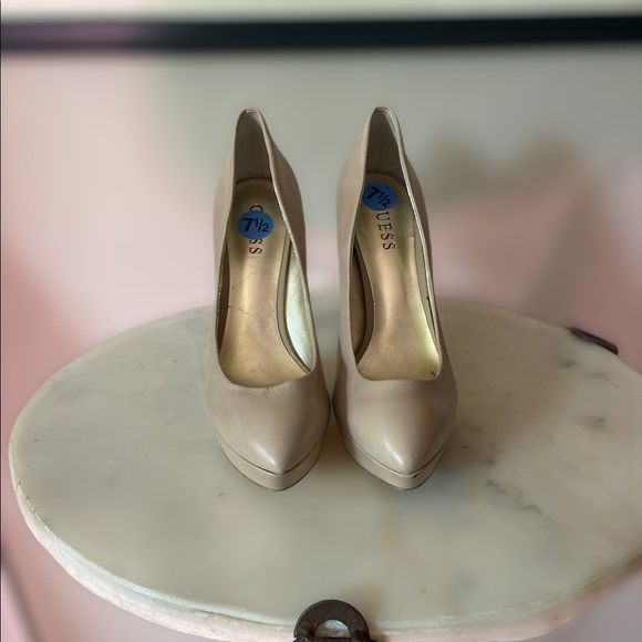 Guess nude platform heel. ❤️ - Picture 4 of 5